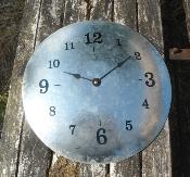 Horloge zinc métal acier galva ronde bombée 28 cm, superbe pendule métal