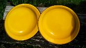2 assiettes émaillées jaunes Banania vaisselle émaillée vintage