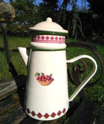 Cafetière émaillée à filtre panier de cerises frise décorative tous feux 1,5L