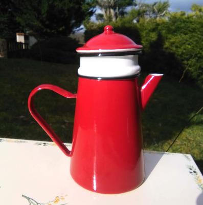 Cafetière filtre Vintage émaillée rouge tous feux 1,5L: cafetière émail véritable décorative