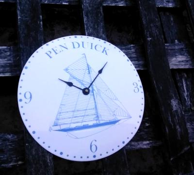 Horloge émaillée bombée pendule ronde Pen Duick voilier Eric Tabarly 
