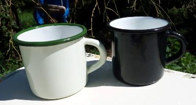 Mug émaillé super prix, lot 2 mugs émail unis différents qualité