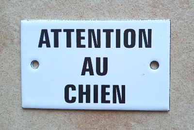 Petite plaque émaillée Attention au Chien: plaque émail blanc qualité