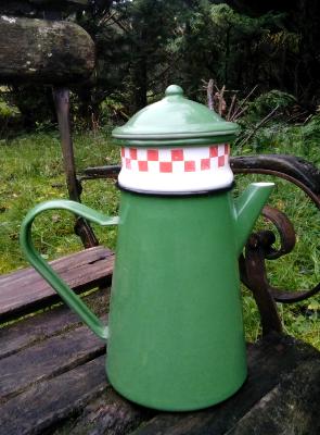 Cafetière filtre émaillée verte déco carreaux rouges émail traditionnel