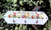 Plaque émaillée crochets pour torchons fruits porte clés mural