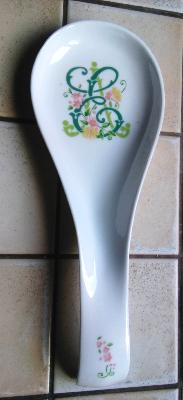 Repose cuillère porcelaine blanche émaillée motif fleur cuisine Emalia