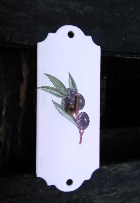 Porte clés émaillé olives noires décor Provence porte gant salle de bain
