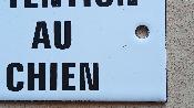 Petite plaque émaillée Attention au Chien: plaque émail blanc qualité