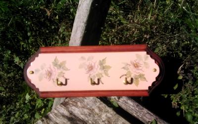 Plaque émaillée rose Vintage motif fleur Roses Porte clés luxe sur bois massif