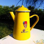 Cafetière émaillée jaune Chocolat Banania: la célèbre marque en émail éclatant