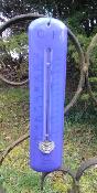 Ancien thermomètre émaillé classique bleu lavande 25 cm