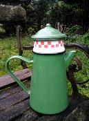 Cafetière filtre émaillée verte déco carreaux rouges émail traditionnel