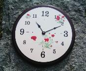 Horloge émaillée ronde sur bois massif motif fleur coquelicot 