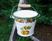 Petit seau émaillé motif fruits idée cuisine déco émail et cetera