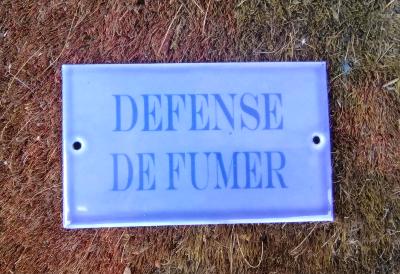 Plaque émaillée Défense de Fumer plaque émail bleu lavande décorative 
