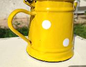 Cafetière émaillée jaune pois blancs 0,5 L utile et décorative