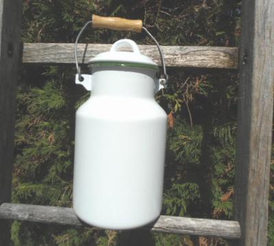 Laitière émaillée blanche Pot à lait traditionnel vaisselle émaillée vintage