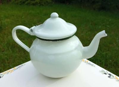 Théière émaillée traditionnelle vintage tous feux, acier émaillé vert pâle
