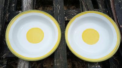 2 assiettes émaillées pique-nique jaunes création originale Arémail Emalia 