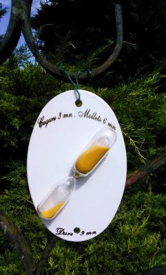 Sablier 3 minutes émaillé blanc sable couleur jaune