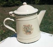 Cafetière émaillée fleurs en pot, herbes aromatiques déco cuisine vintage