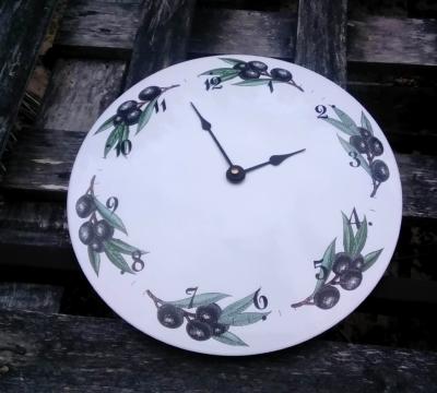 Horloge émaillée ronde Olives noires décoration cuisine vintage
