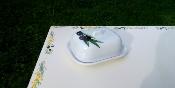 Petit beurrier service table porcelaine blanche maille dcor Provence olives noires