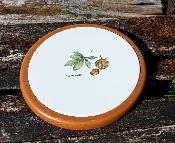Dessous de plat émaillé marronnier feuilles fruits support bois