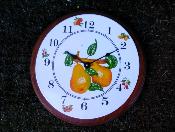 Horloge émaillée sur bois massif ronde fruits oranges: pendule émail grande qualité