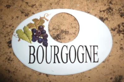 Plaque émaillée Vin Raisin Bourgogne pour goulot de bouteille qualité made in France