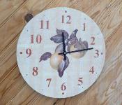 Grande horloge bois dcor fruits: pendule de qualit  petit prix 