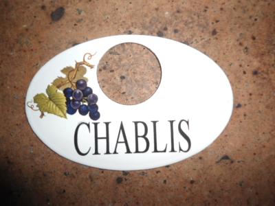 Plaque émaillée Vin Raisin Chablis pour goulot de bouteille qualité made in France 