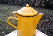 Cafetière émaillée jaune animaux déco, vaisselle émaillée déco cuisine vintage